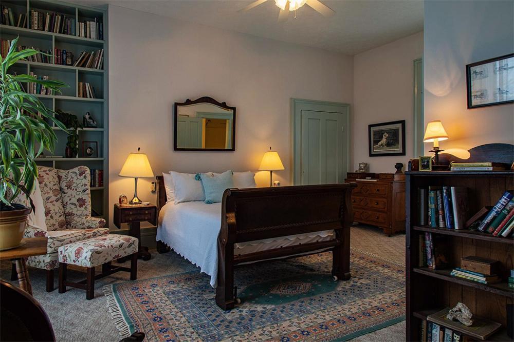 The Denny House Bed & Breakfast