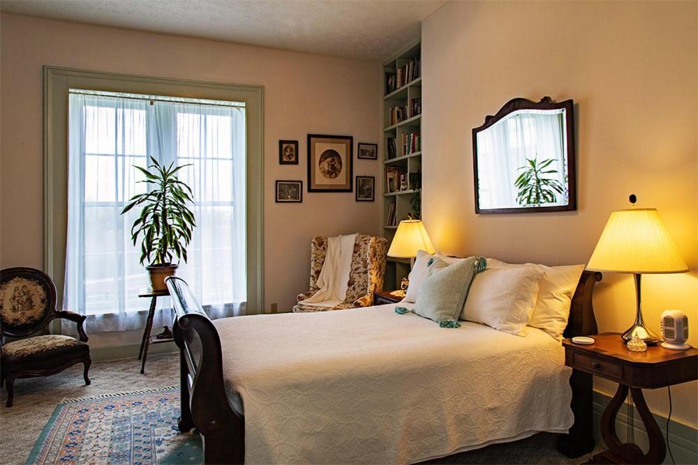The Denny House 3*