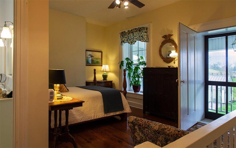 The Denny House 3*